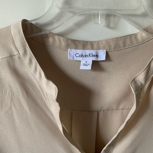 Calvin Klein Blouse size Medium (Tan) - Picture 3 of 6